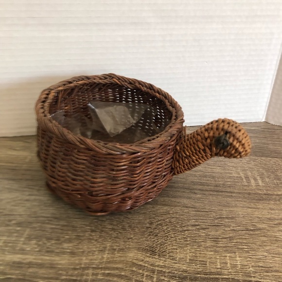 Vtg Brown Woven Turtle Planter - Picture 3 of 10